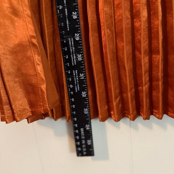 MINKPINK Rust Pumpkin Pleated Slit Skirt, Size XS - Picture 13 of 13
